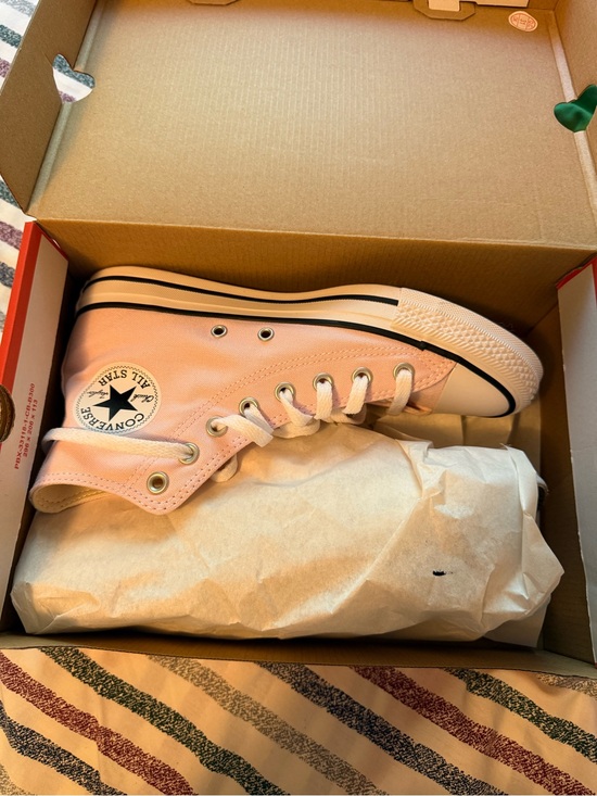Converse Shoes - Pink converse